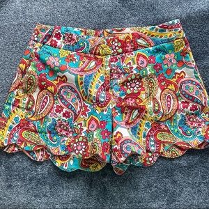 Attyre scalloped paisley shorts